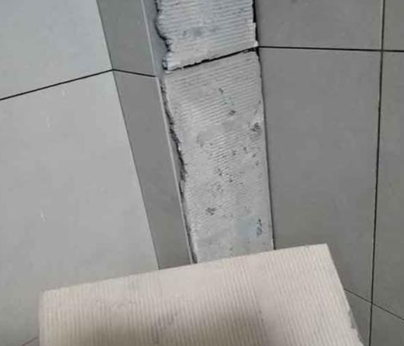 浪卡子瓷砖空鼓维修公司分享下厨房瓷砖脱落的补救措施。